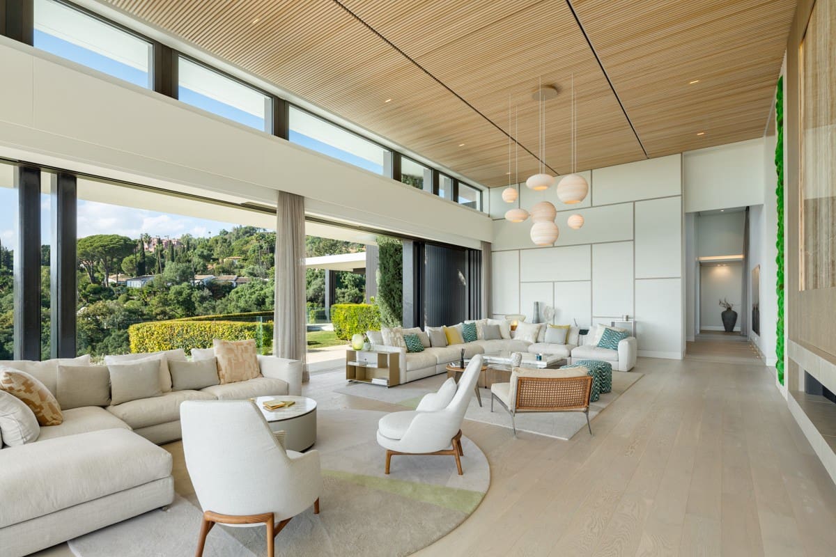 6 bedroom Villa for sale in La Quinta with pool garage - € 13,800,000 (Ref: 8729474)