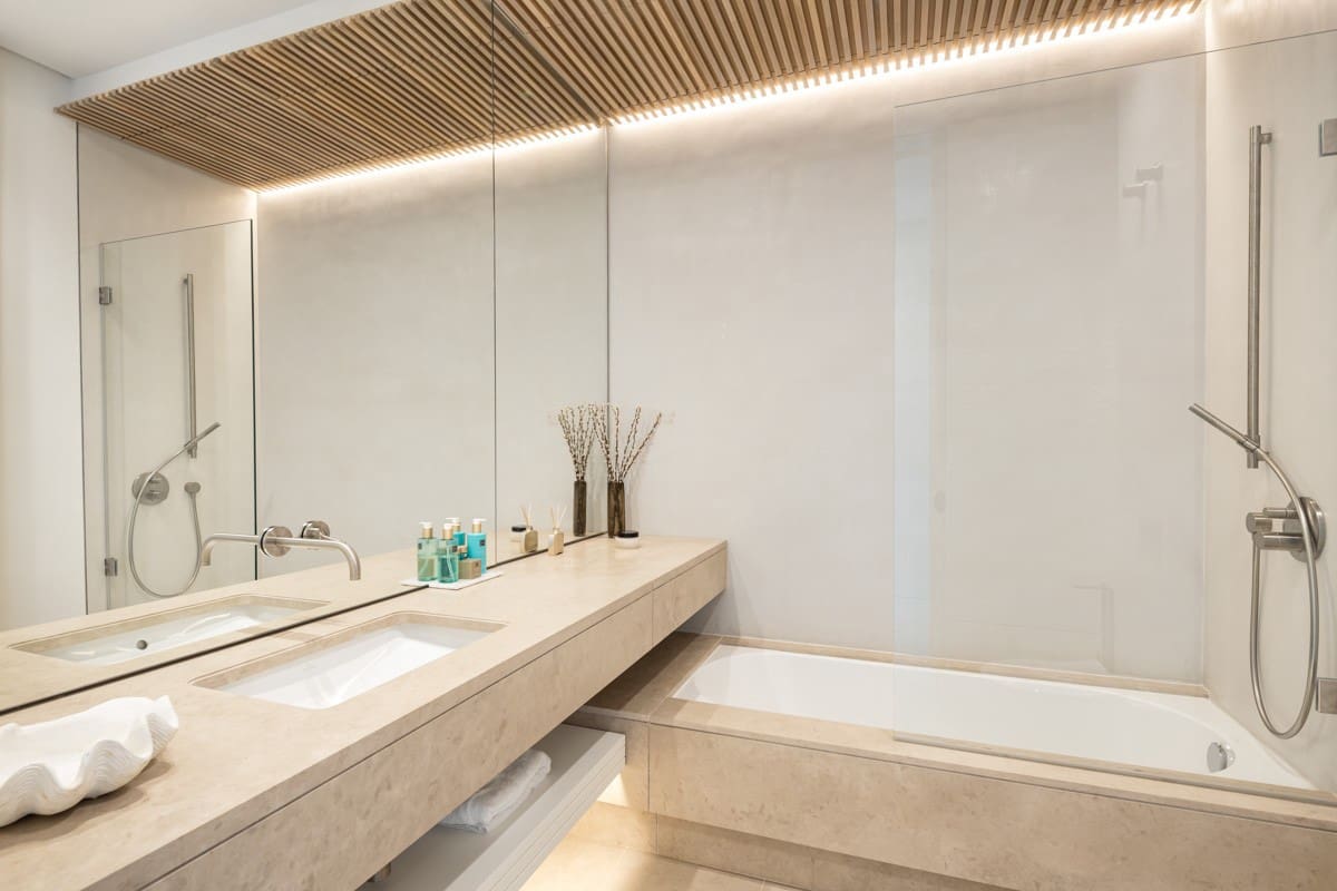 6 bedroom Villa for sale in La Quinta with pool garage - € 13,800,000 (Ref: 8729474)