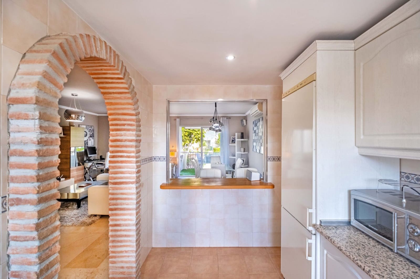 3 bedroom Penthouse for sale in Nueva Andalucia with pool - € 495,000 (Ref: 8770085)