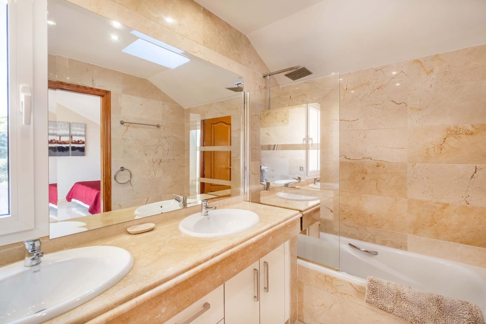 3 bedroom Penthouse for sale in Nueva Andalucia with pool - € 495,000 (Ref: 8770085)