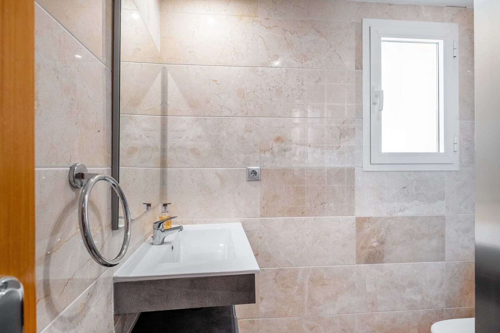 3 bedroom Penthouse for sale in Nueva Andalucia with pool - € 495,000 (Ref: 8770085)