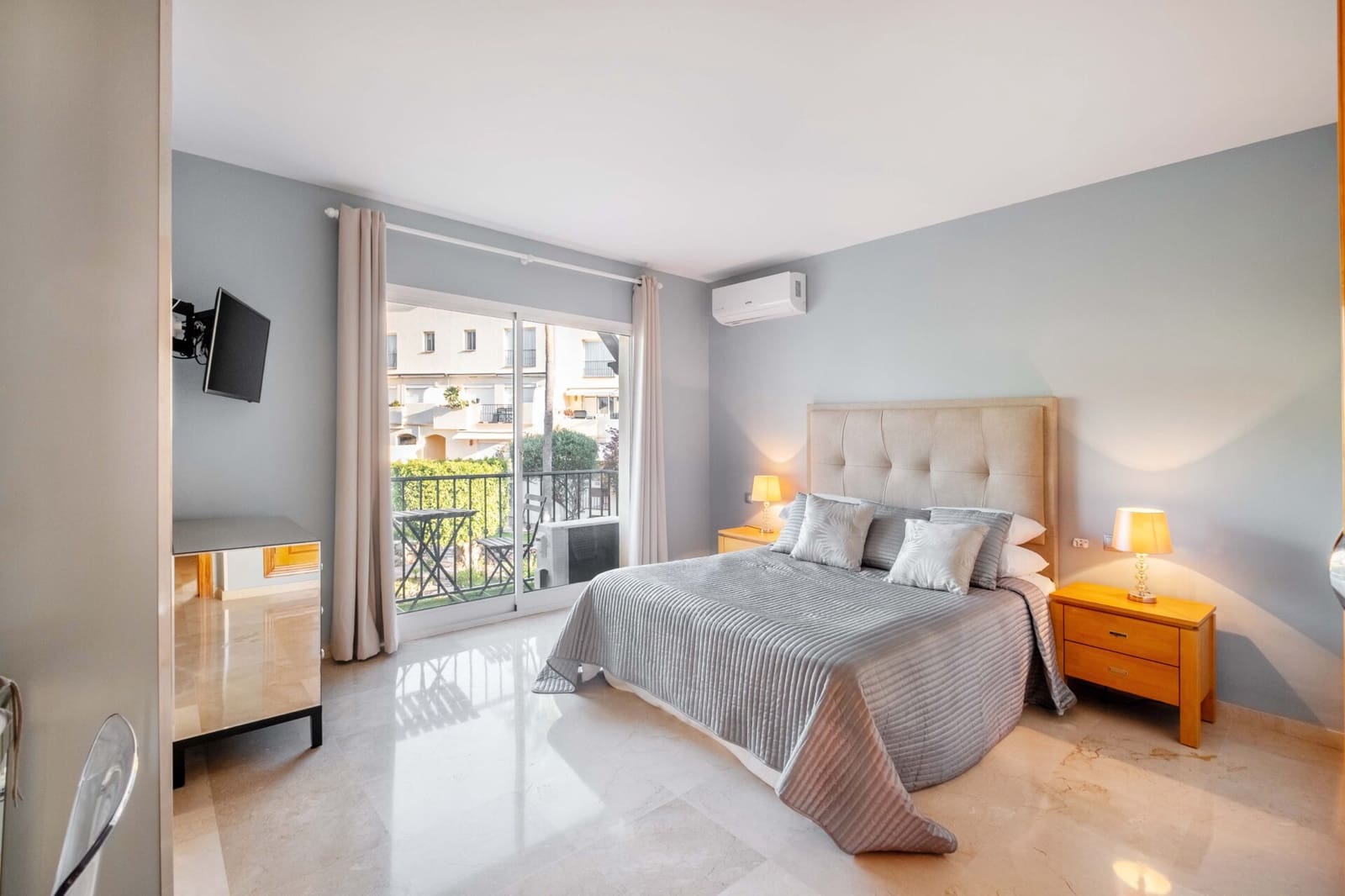 3 bedroom Penthouse for sale in Nueva Andalucia with pool - € 495,000 (Ref: 8770085)