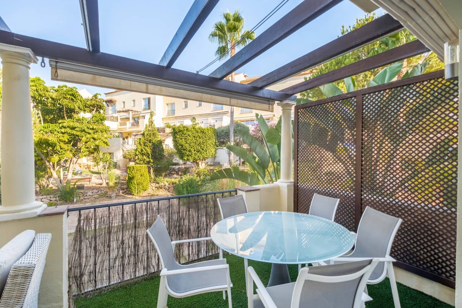 3 bedroom Penthouse for sale in Nueva Andalucia with pool - € 495,000 (Ref: 8770085)