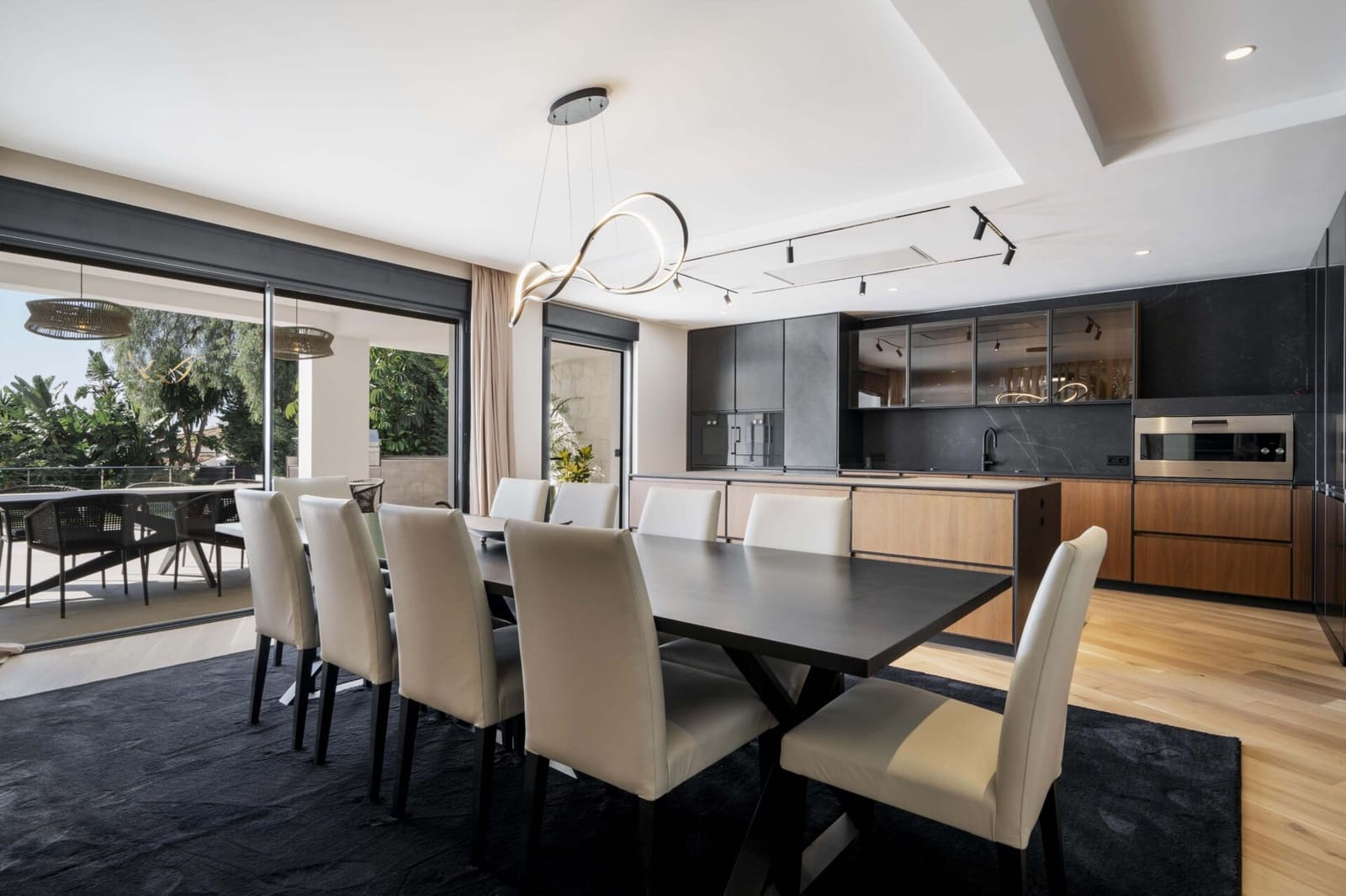 5 bedroom Villa for sale in Marbella with pool garage - € 5,950,000 (Ref: 8778243)