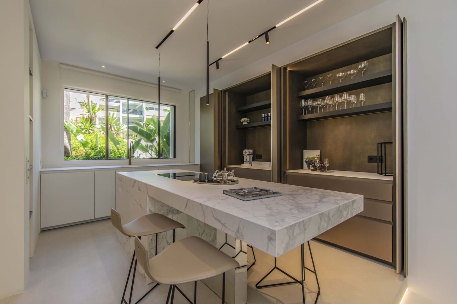 4 soveværelse Byhus til salg i Golden Mile med swimmingpool - € 5.460.000 (Ref: 8778244)