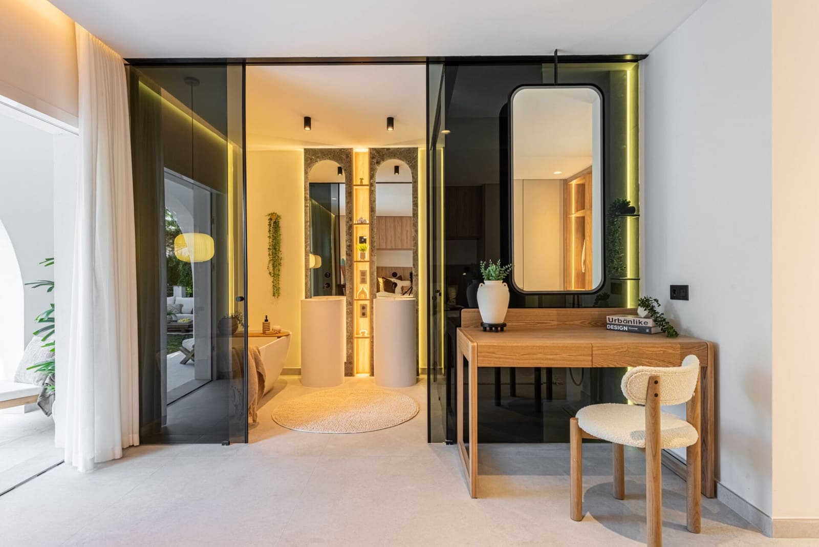 3 soverom Villa til salgs i Nueva Andalucia med svømmebasseng - € 1 349 000 (Ref: 8783558)