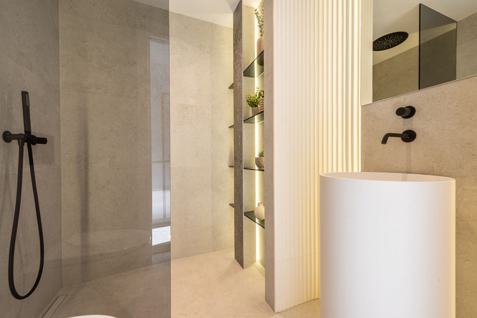 3 soverom Villa til salgs i Nueva Andalucia med svømmebasseng - € 1 349 000 (Ref: 8783558)