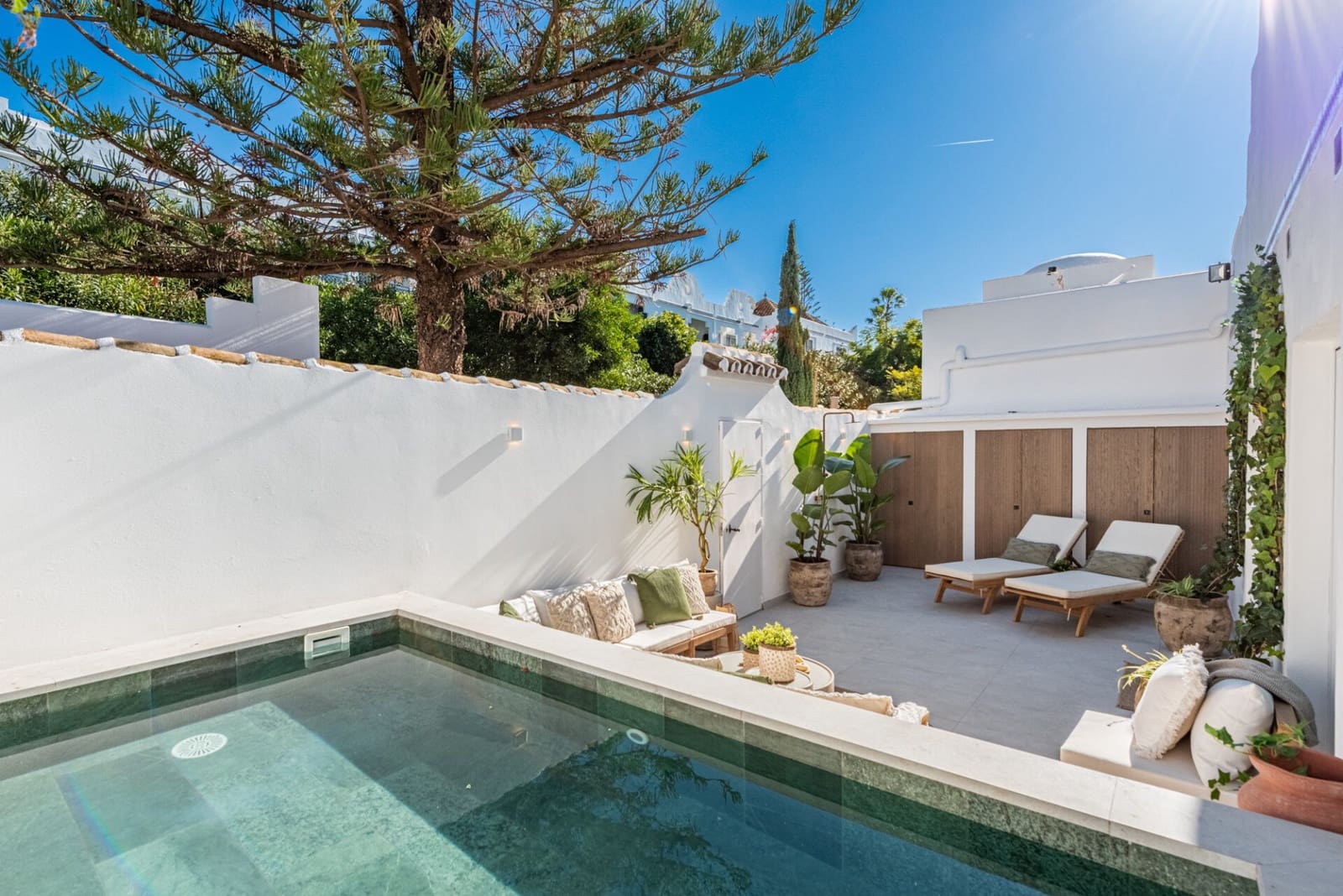 3 soverom Villa til salgs i Nueva Andalucia med svømmebasseng - € 1 349 000 (Ref: 8783558)