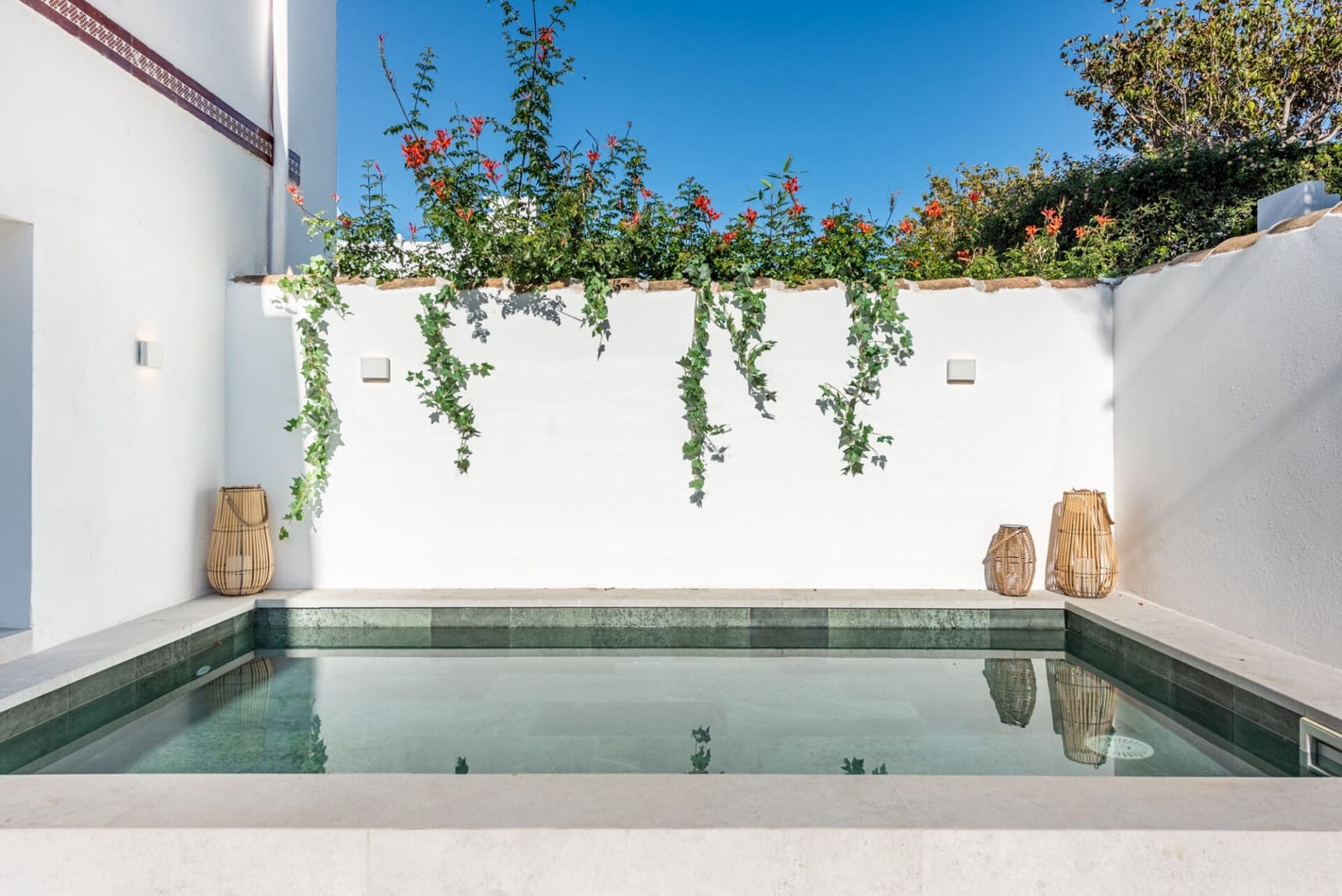 3 soverom Villa til salgs i Nueva Andalucia med svømmebasseng - € 1 349 000 (Ref: 8783558)