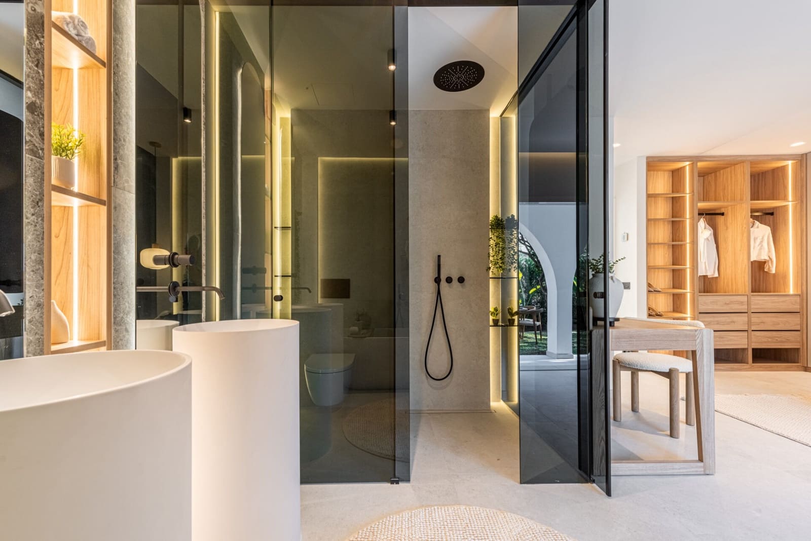 3 soverom Villa til salgs i Nueva Andalucia med svømmebasseng - € 1 349 000 (Ref: 8783558)