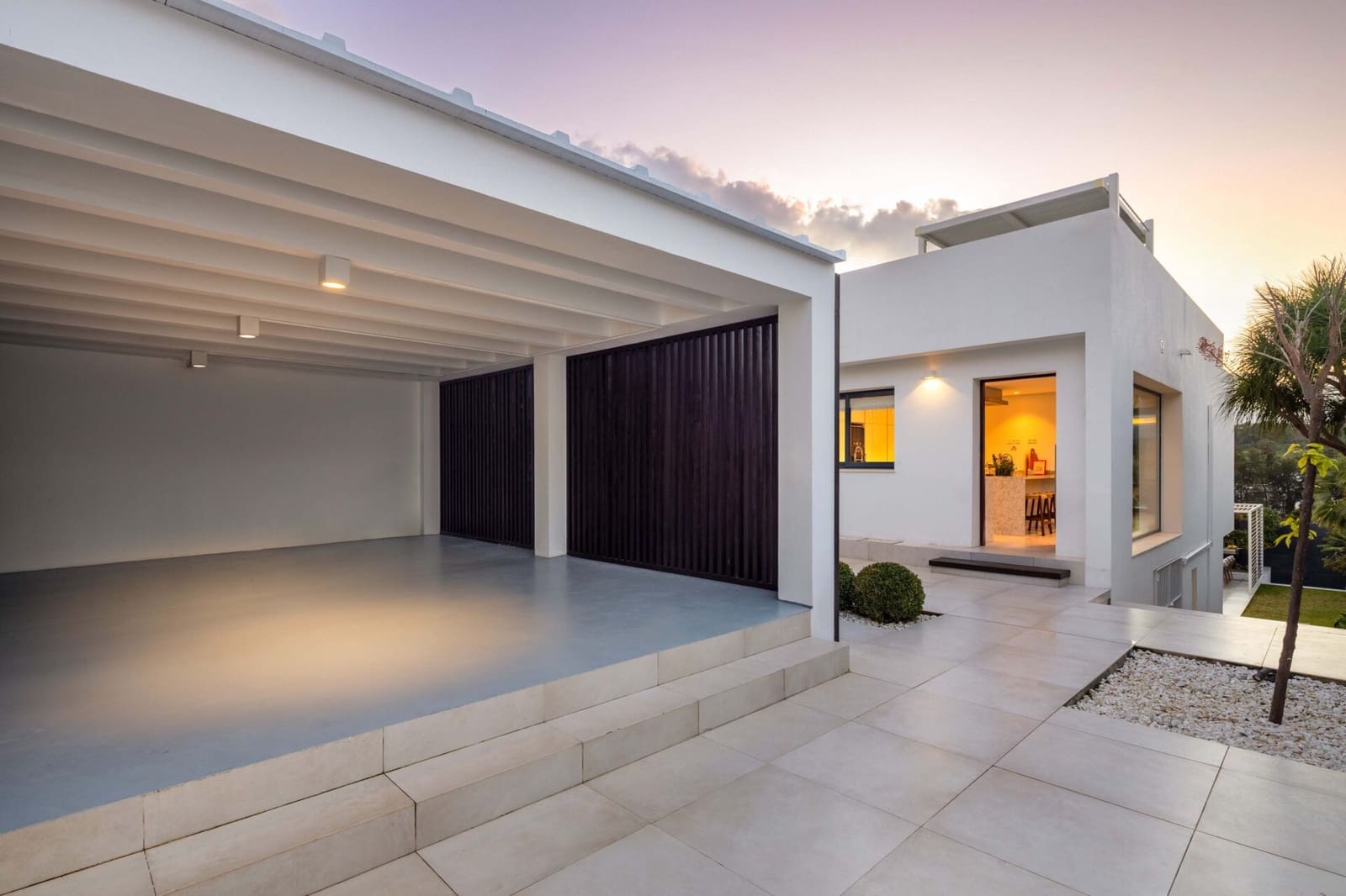 6 bedroom Villa for sale in Nueva Andalucia with pool garage - € 3,995,000 (Ref: 8786134)