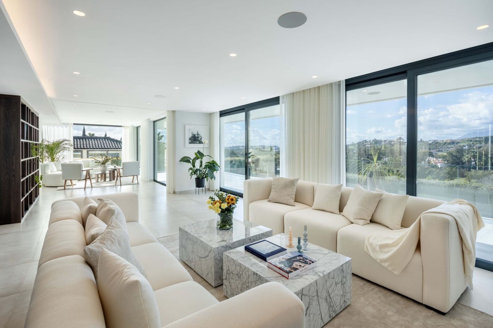 6 bedroom Villa for sale in Nueva Andalucia with pool garage - € 3,995,000 (Ref: 8786134)