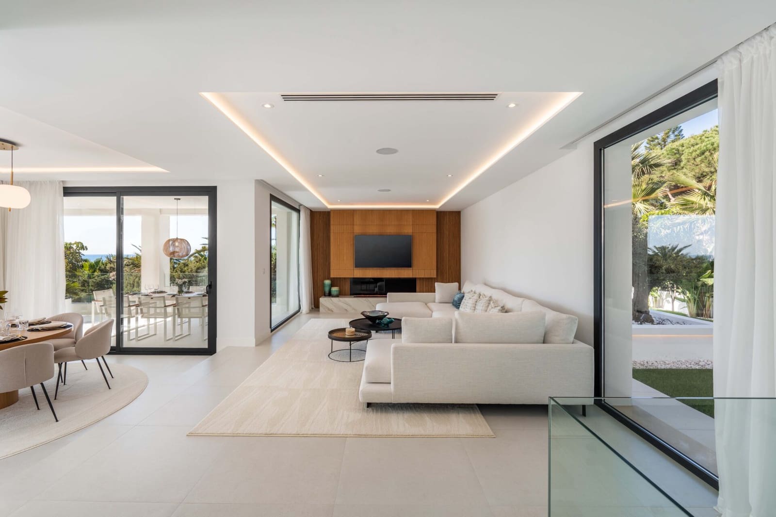 4 bedroom Villa for sale in Marbesa with pool - € 3,669,000 (Ref: 8792159)