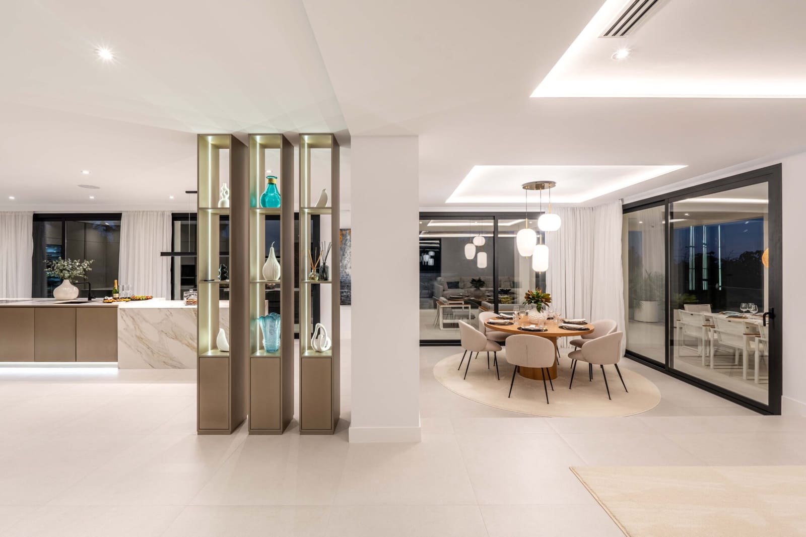 4 bedroom Villa for sale in Marbesa with pool - € 3,669,000 (Ref: 8792159)