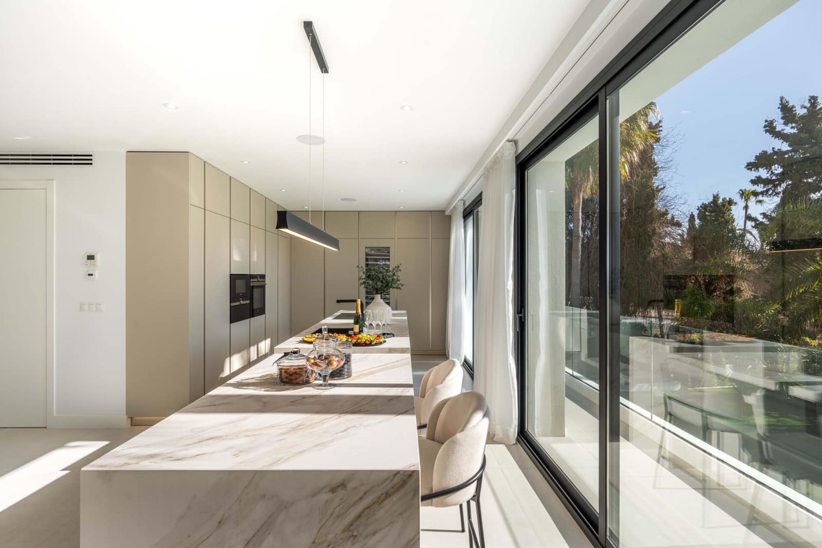 4 bedroom Villa for sale in Marbesa with pool - € 3,669,000 (Ref: 8792159)