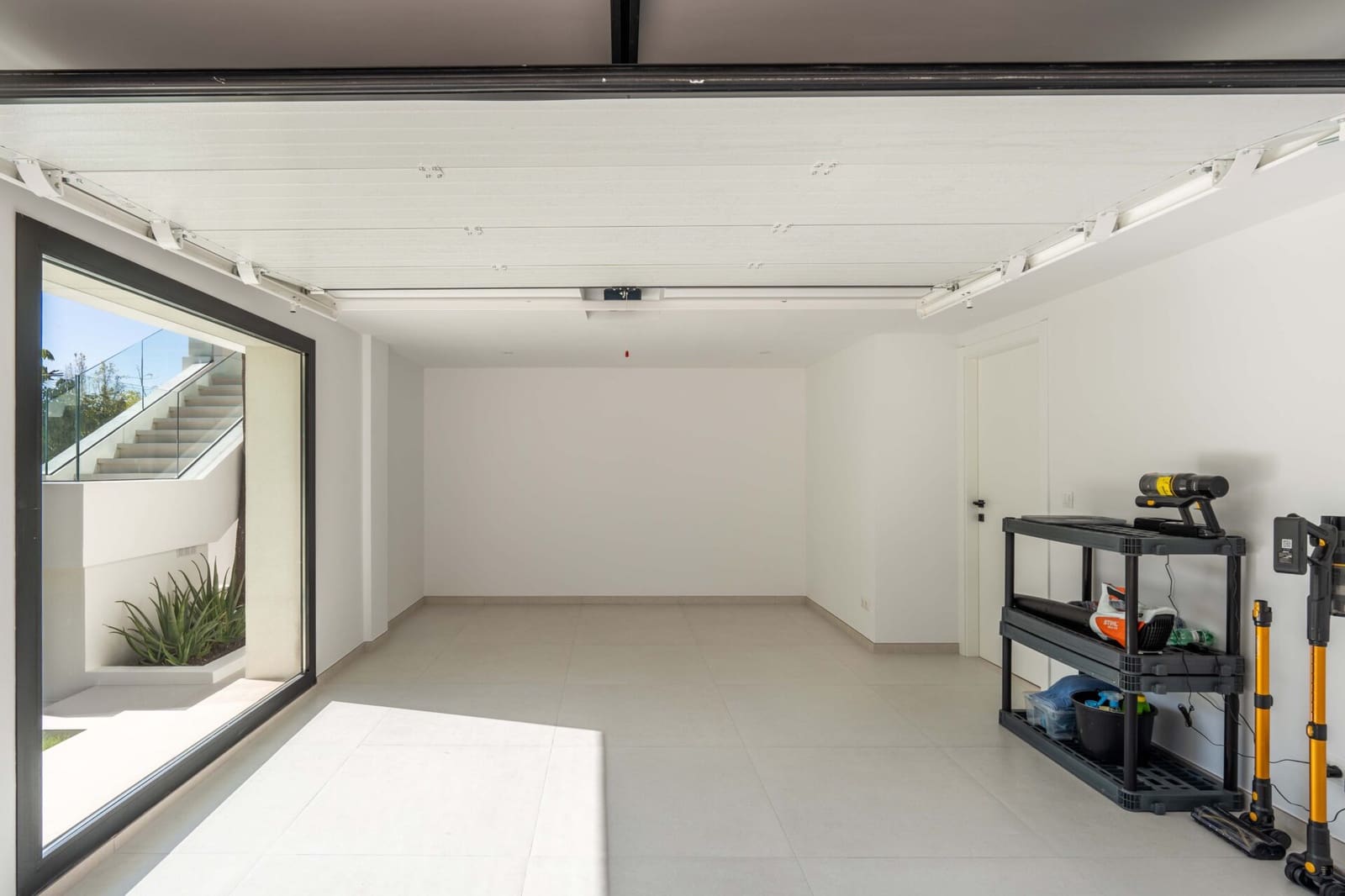 4 bedroom Villa for sale in Marbesa with pool - € 3,669,000 (Ref: 8792159)