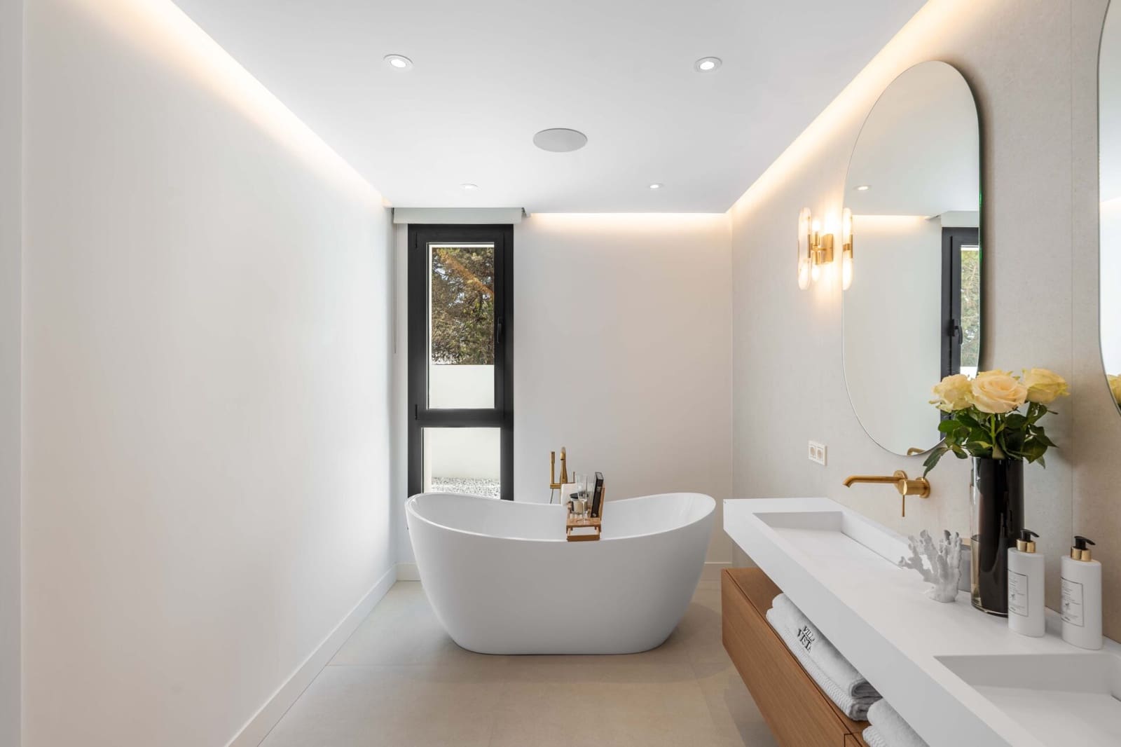 4 bedroom Villa for sale in Marbesa with pool - € 3,669,000 (Ref: 8792159)