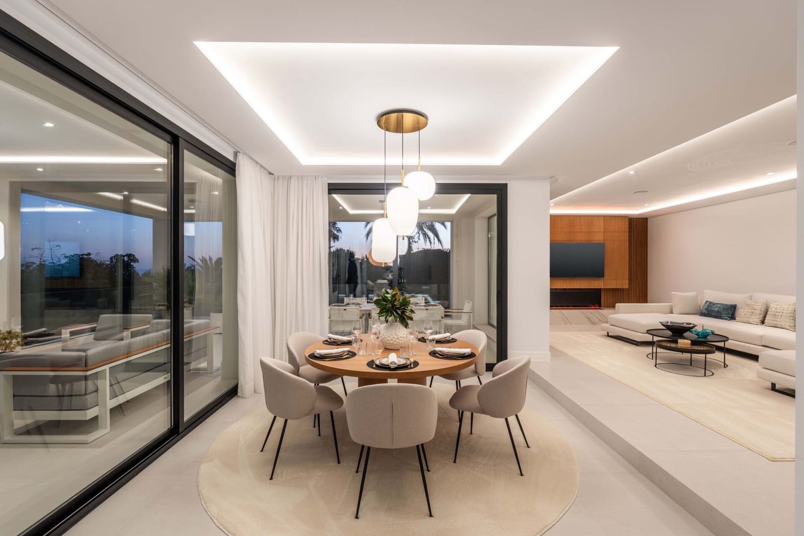 4 bedroom Villa for sale in Marbesa with pool - € 3,669,000 (Ref: 8792159)