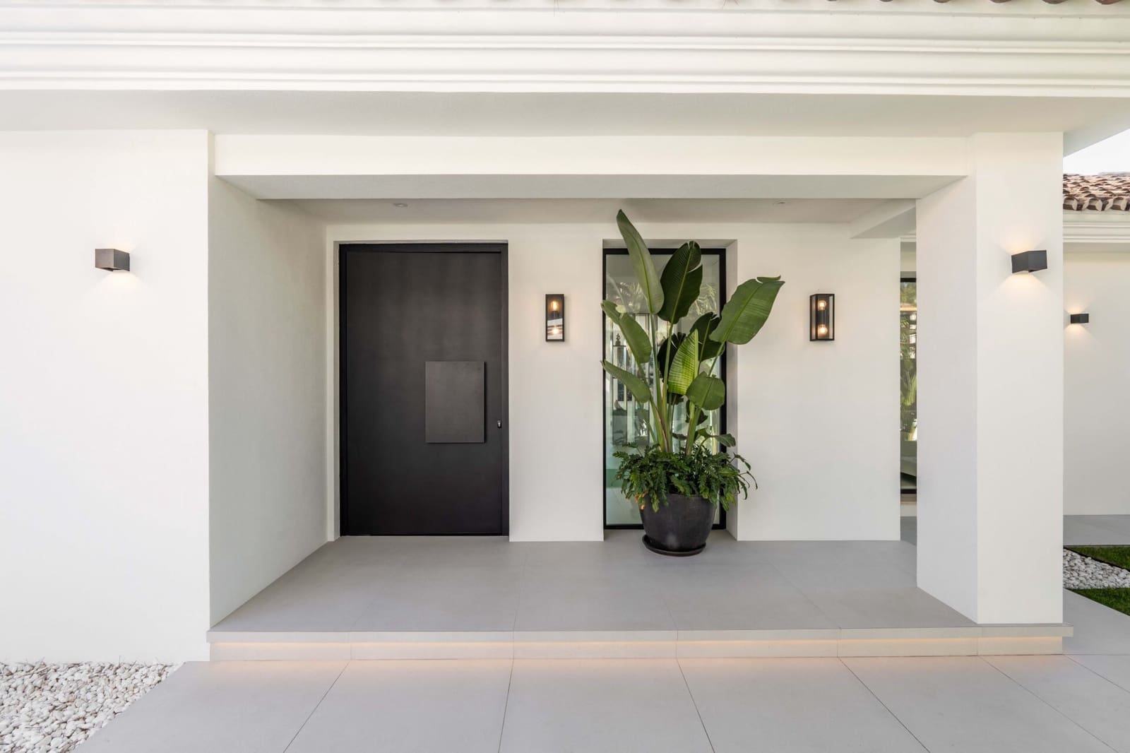 4 bedroom Villa for sale in Marbesa with pool - € 3,669,000 (Ref: 8792159)