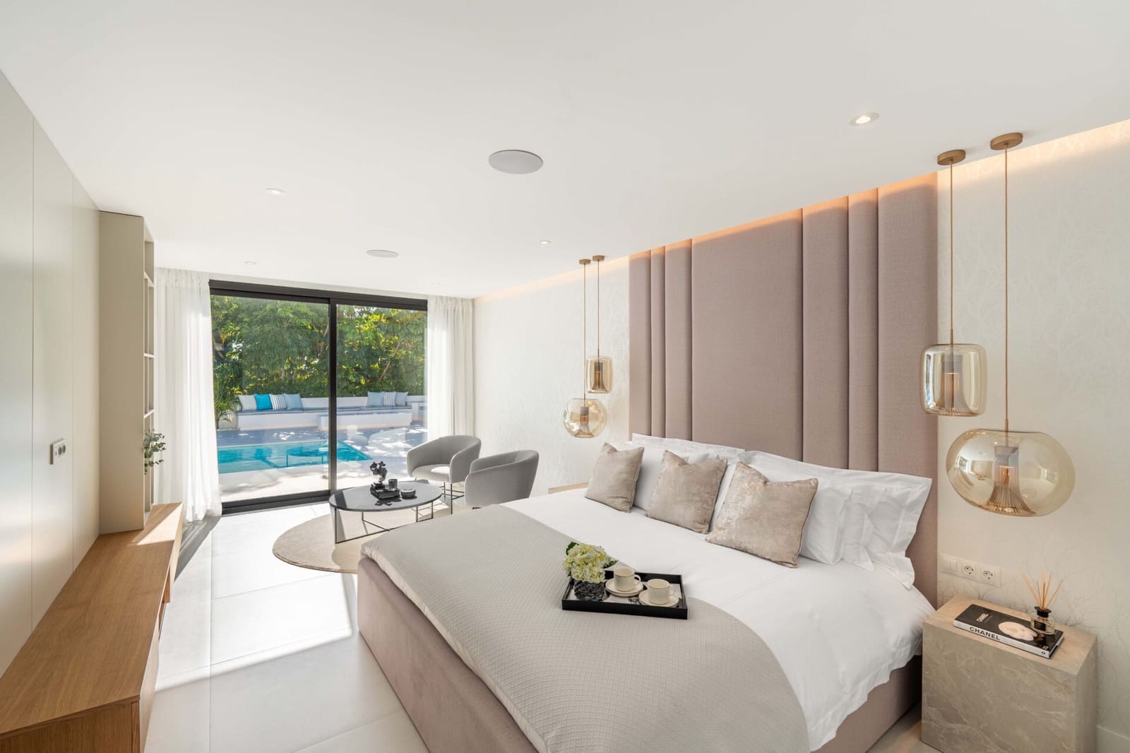 4 bedroom Villa for sale in Marbesa with pool - € 3,669,000 (Ref: 8792159)