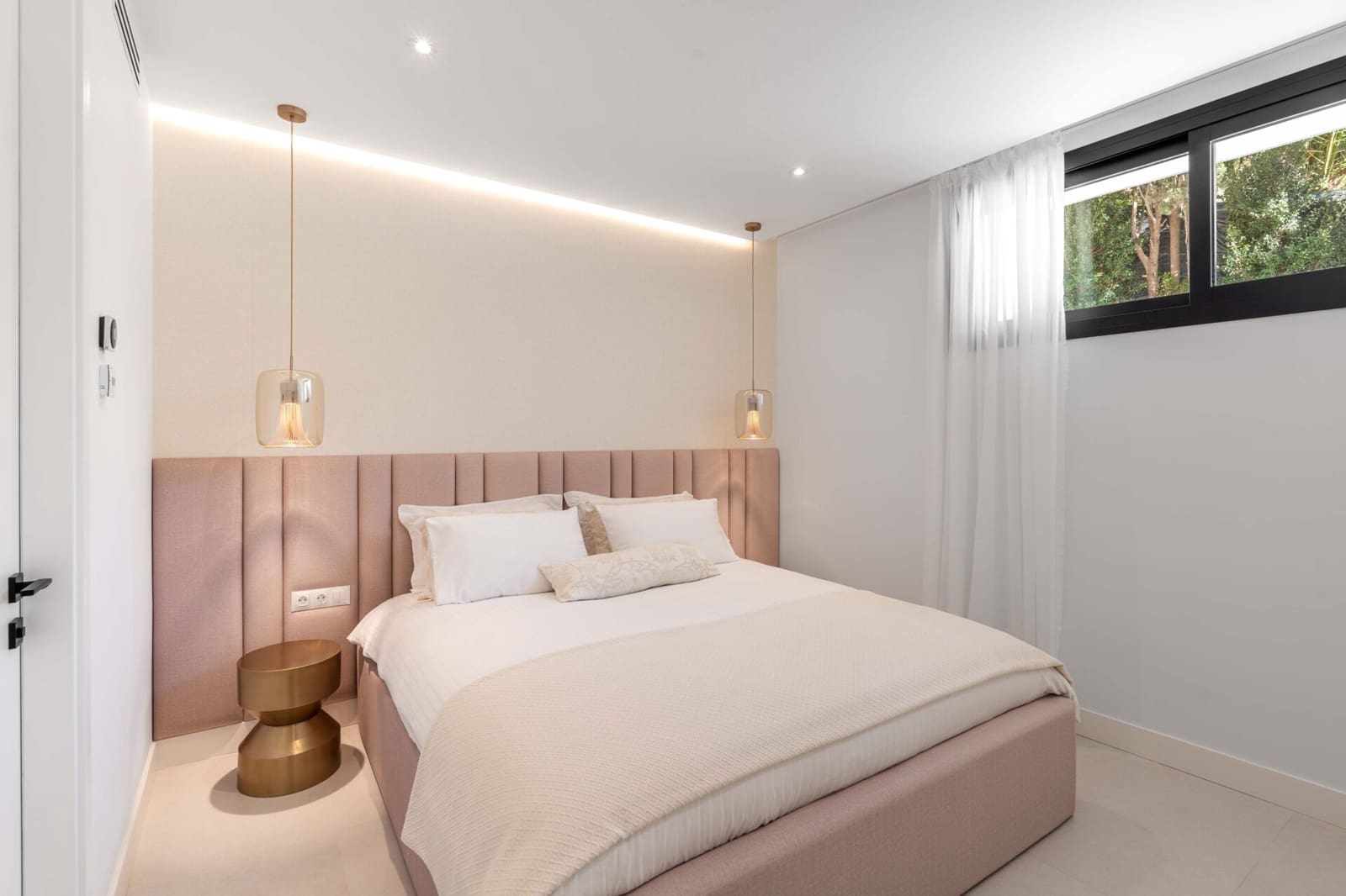 4 bedroom Villa for sale in Marbesa with pool - € 3,669,000 (Ref: 8792159)