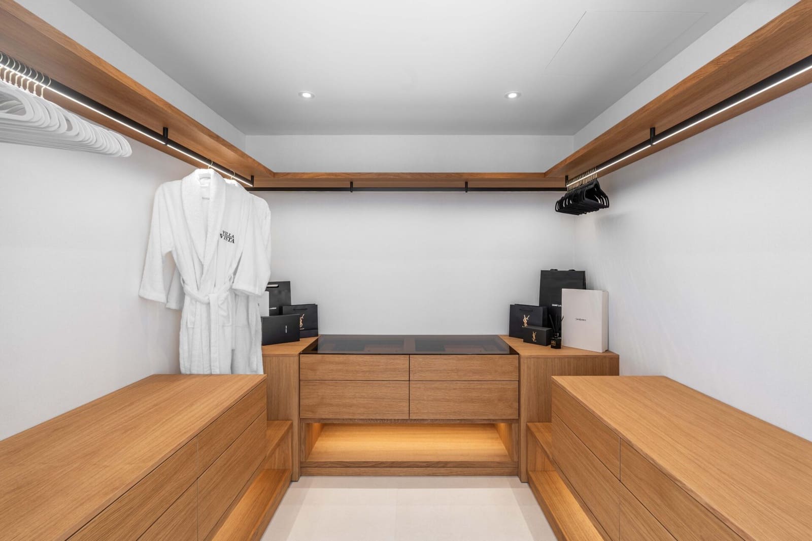 4 bedroom Villa for sale in Marbesa with pool - € 3,669,000 (Ref: 8792159)