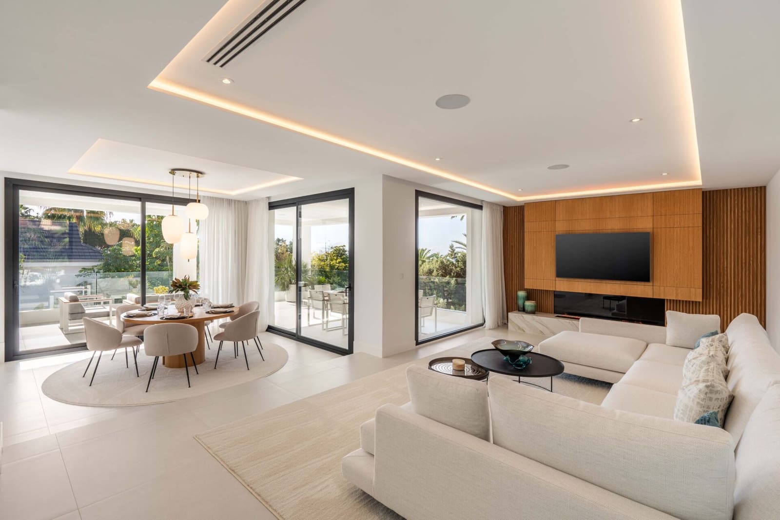 4 bedroom Villa for sale in Marbesa with pool - € 3,669,000 (Ref: 8792159)