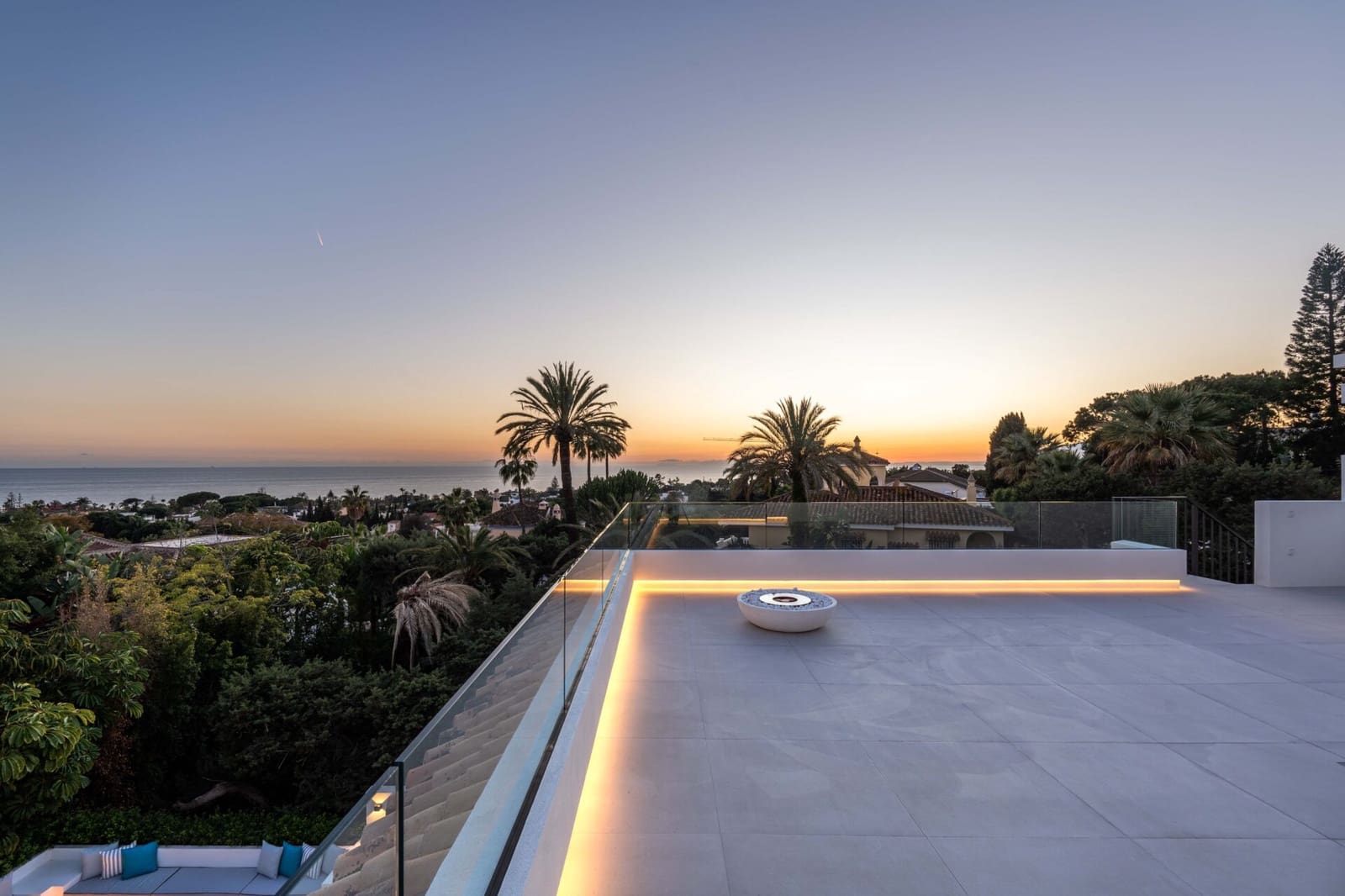 4 bedroom Villa for sale in Marbesa with pool - € 3,669,000 (Ref: 8792159)