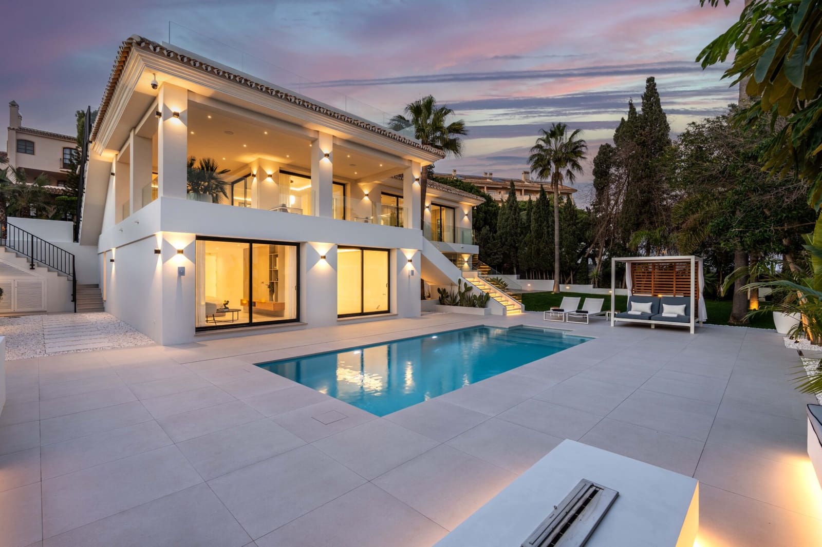 4 bedroom Villa for sale in Marbesa with pool - € 3,669,000 (Ref: 8792159)