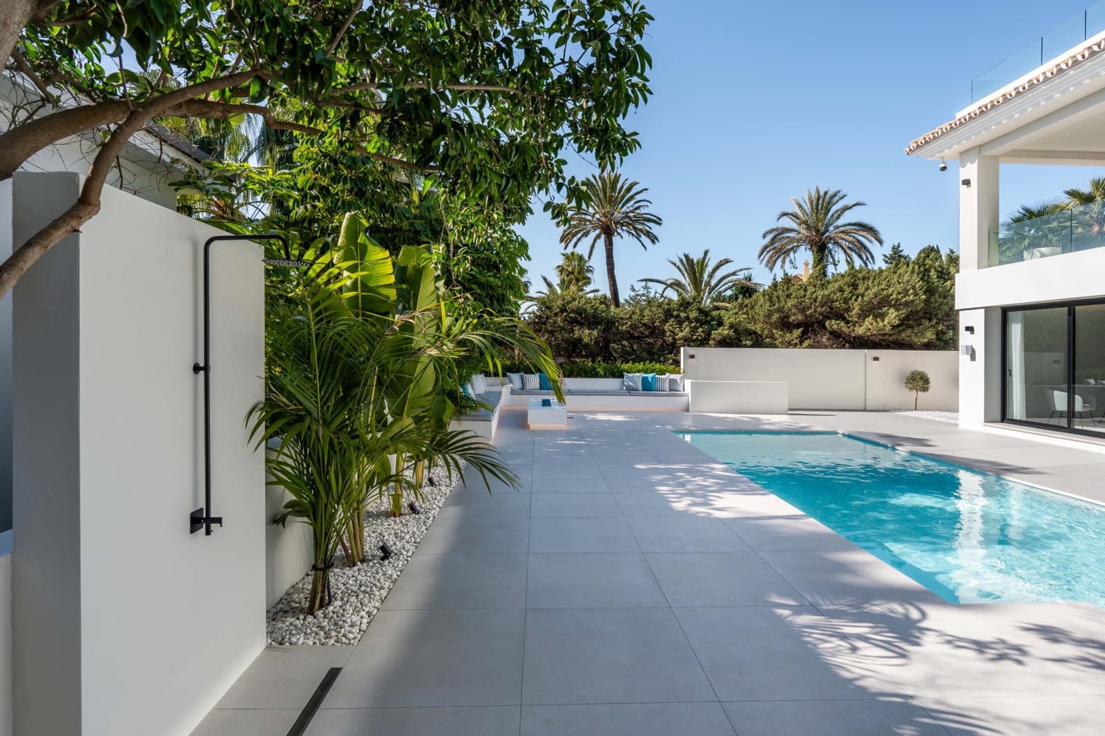 4 bedroom Villa for sale in Marbesa with pool - € 3,669,000 (Ref: 8792159)