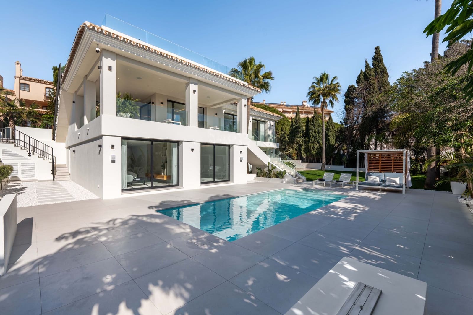 4 bedroom Villa for sale in Marbesa with pool - € 3,669,000 (Ref: 8792159)