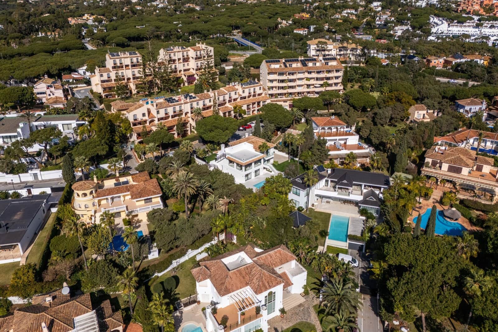 4 bedroom Villa for sale in Marbesa with pool - € 3,669,000 (Ref: 8792159)