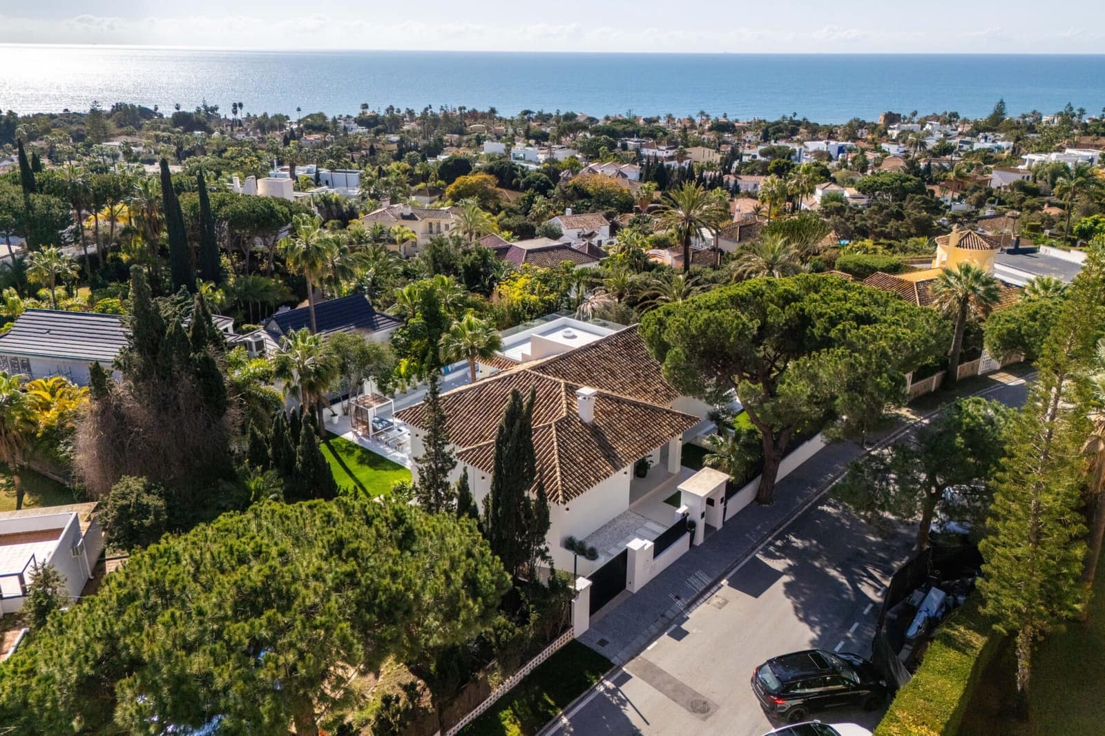 4 bedroom Villa for sale in Marbesa with pool - € 3,669,000 (Ref: 8792159)