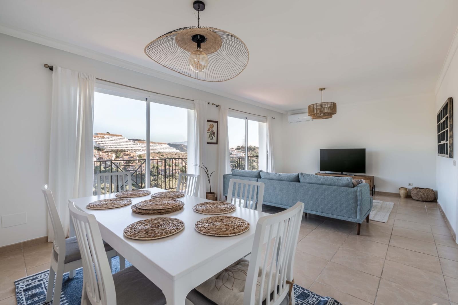 3 bedroom Villa for sale in Estepona - € 799,000 (Ref: 8812403)