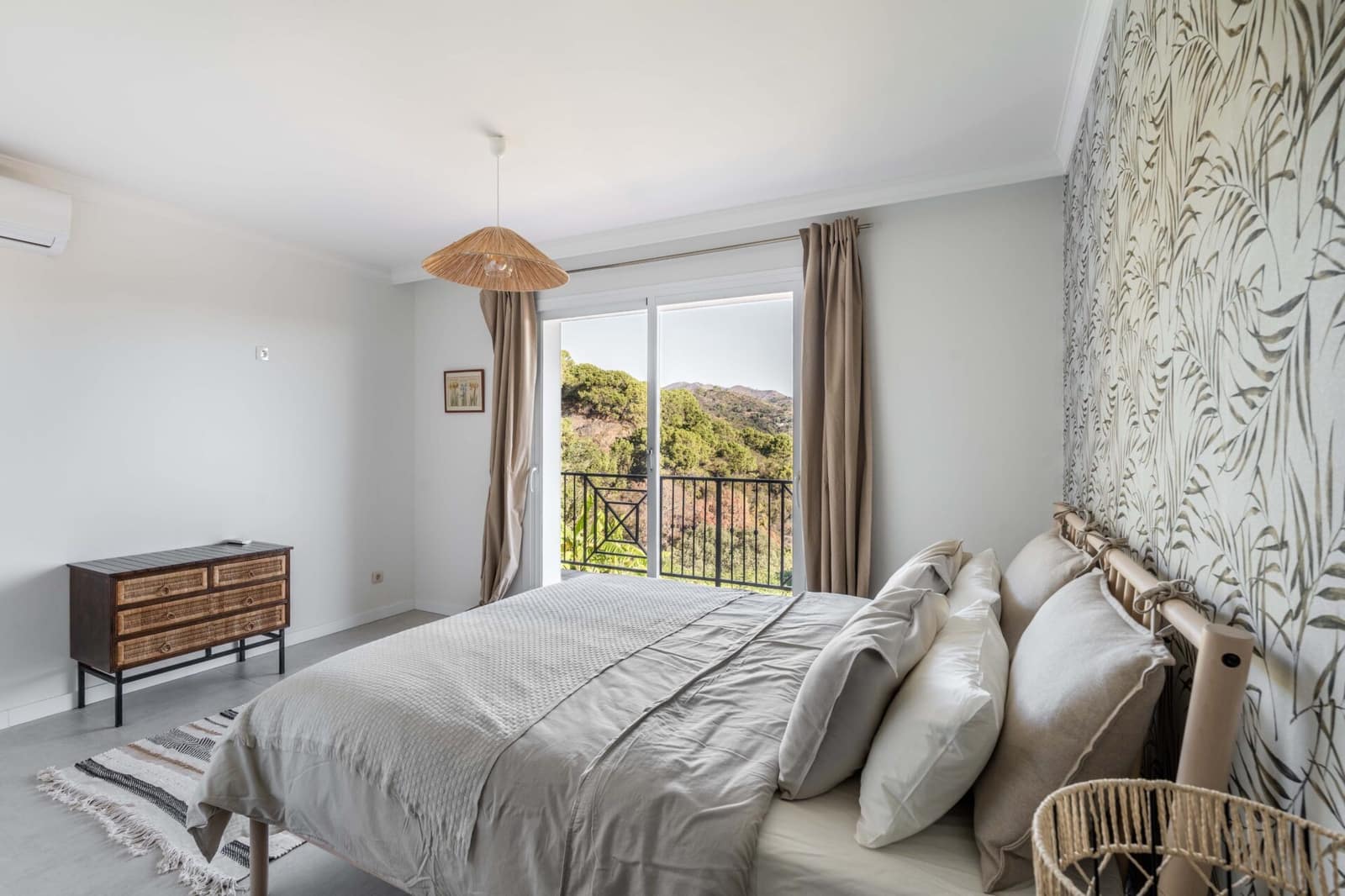 3 bedroom Villa for sale in Estepona - € 799,000 (Ref: 8812403)