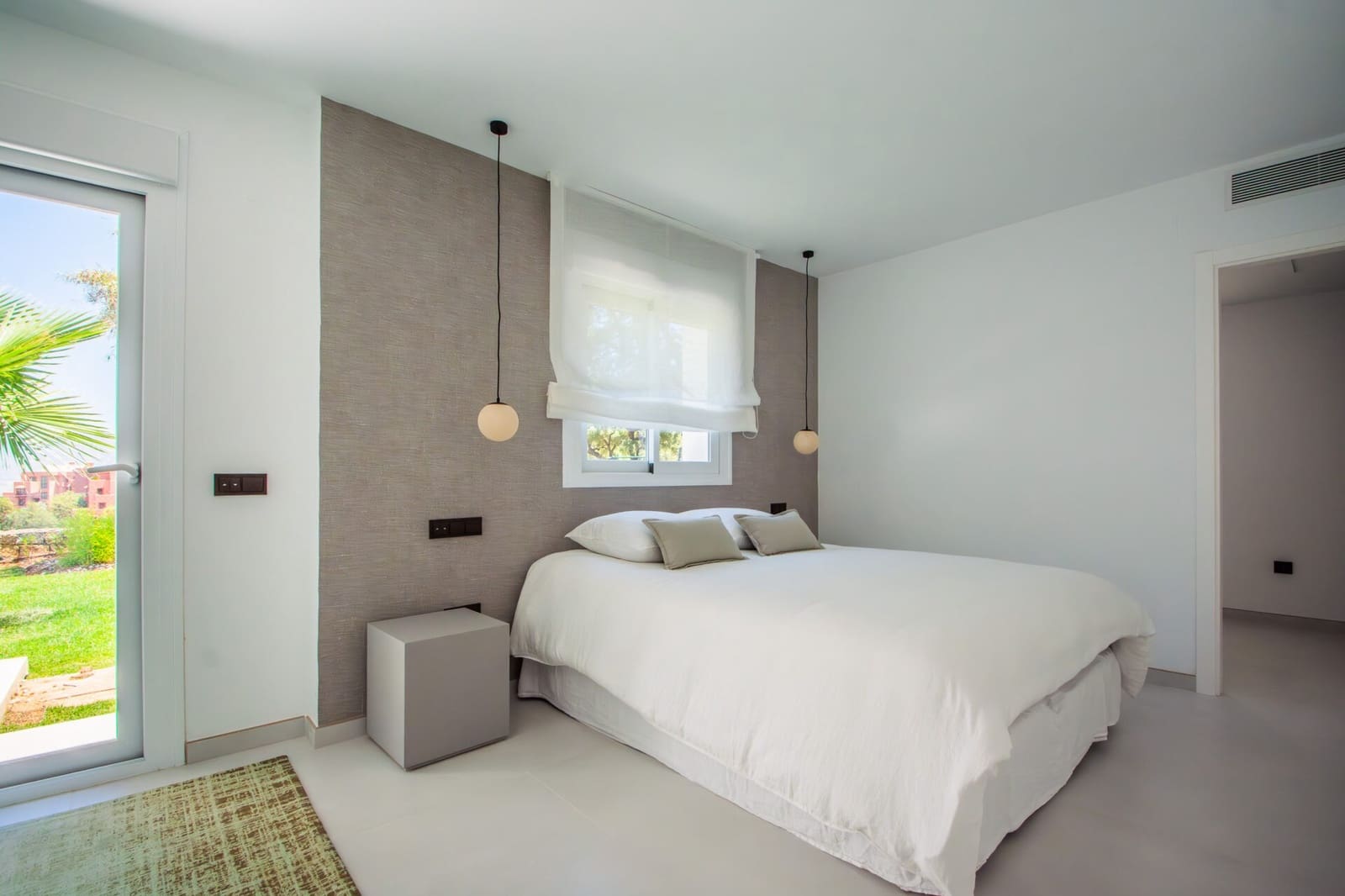 4 soveværelse Villa til salg i La Mairena med garage - € 2.400.000 (Ref: 8821894)