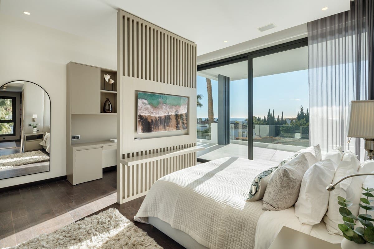 5 makuuhuone Huvila myytävänä paikassa Golden Mile mukana uima-altaan - 4 995 000 € (Ref: 8824941)