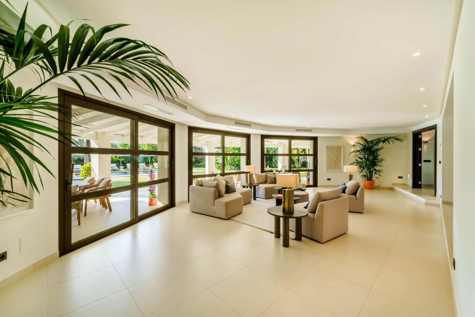 5 bedroom Villa for sale in Nueva Andalucia with garage - € 7,500,000 (Ref: 8827302)