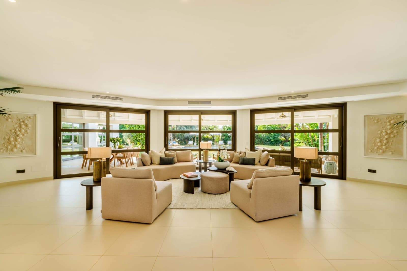 5 bedroom Villa for sale in Nueva Andalucia with garage - € 7,500,000 (Ref: 8827302)