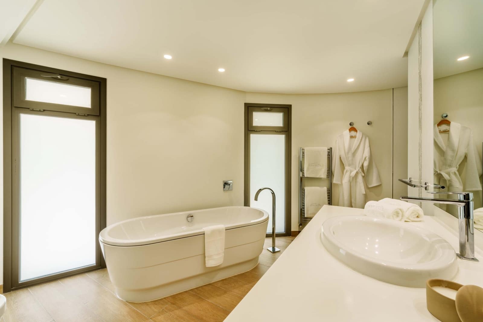 5 bedroom Villa for sale in Nueva Andalucia with garage - € 7,500,000 (Ref: 8827302)