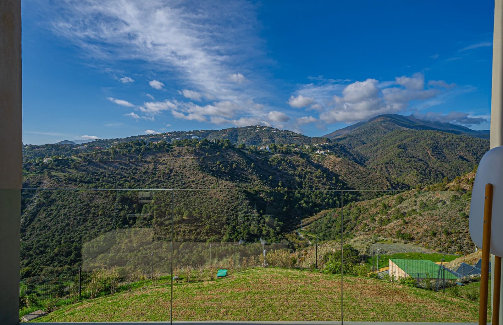 4 makuuhuone Huoneisto myytävänä paikassa Benahavis mukana uima-altaan 
autotalli - 1 845 000 € (Ref: 8827304)