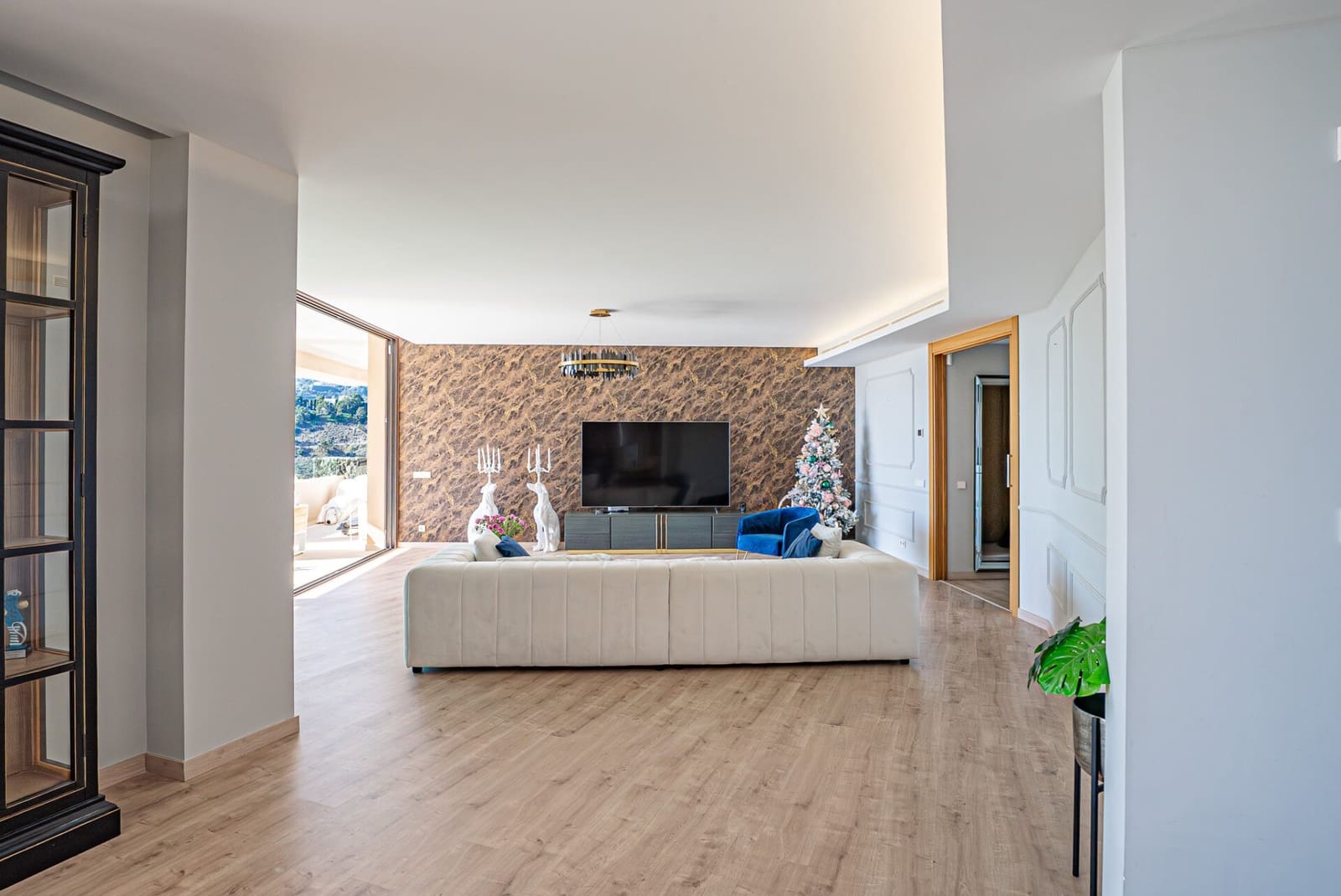 4 makuuhuone Huoneisto myytävänä paikassa Benahavis mukana uima-altaan 
autotalli - 1 845 000 € (Ref: 8827304)