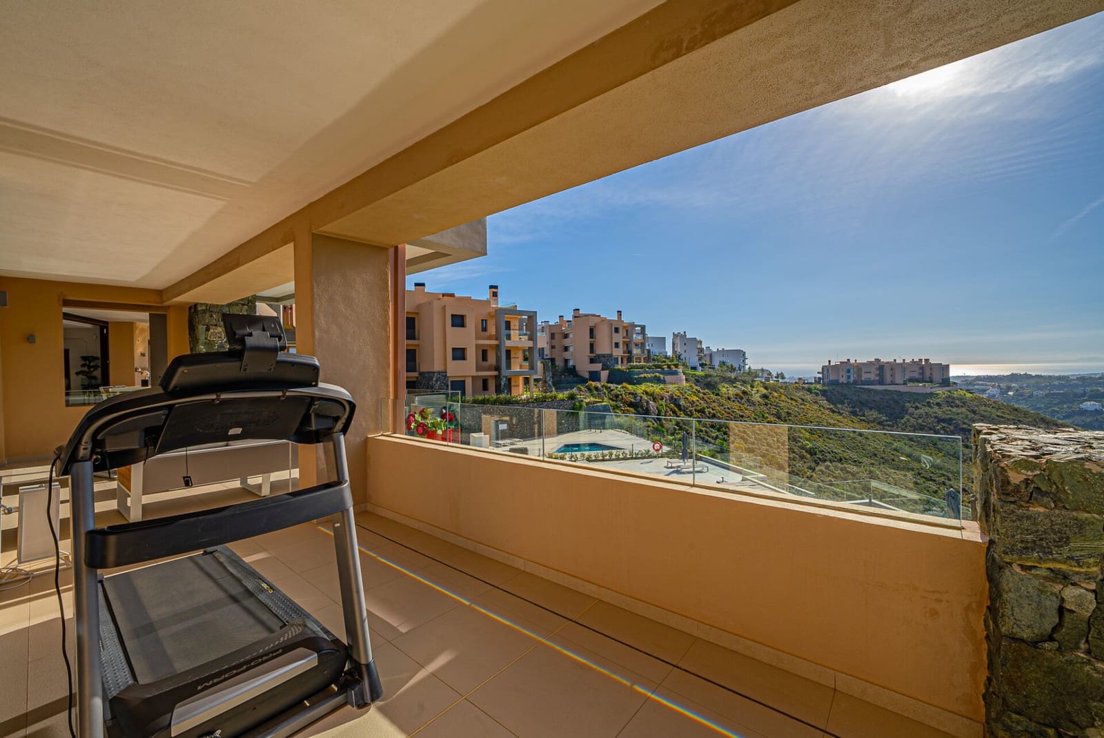 4 makuuhuone Huoneisto myytävänä paikassa Benahavis mukana uima-altaan 
autotalli - 1 845 000 € (Ref: 8827304)