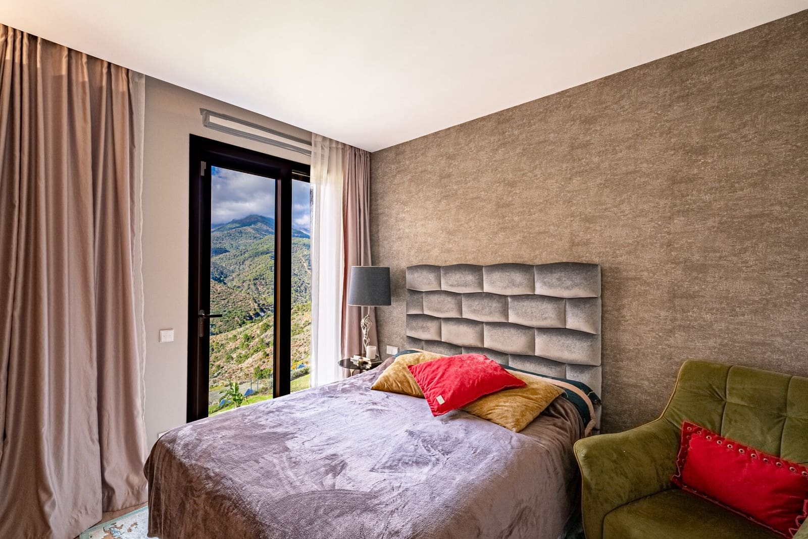 4 makuuhuone Huoneisto myytävänä paikassa Benahavis mukana uima-altaan 
autotalli - 1 845 000 € (Ref: 8827304)