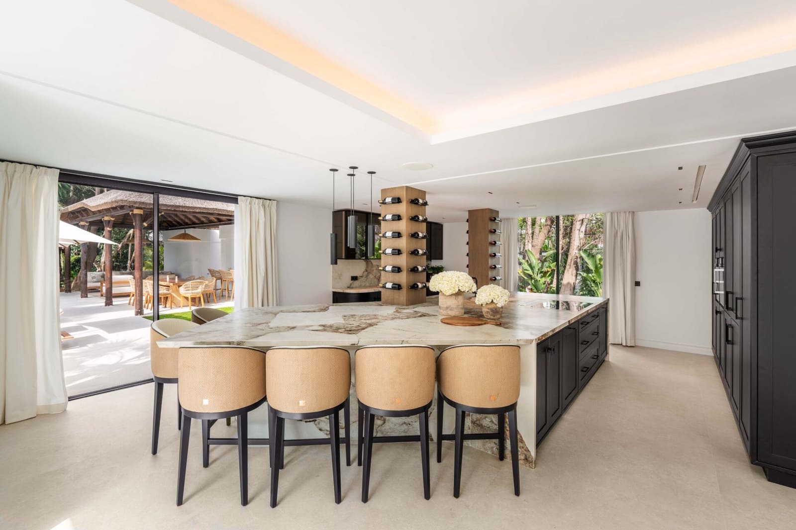 5 bedroom Villa for sale in Nueva Andalucia with pool - € 8,950,000 (Ref: 8840835)