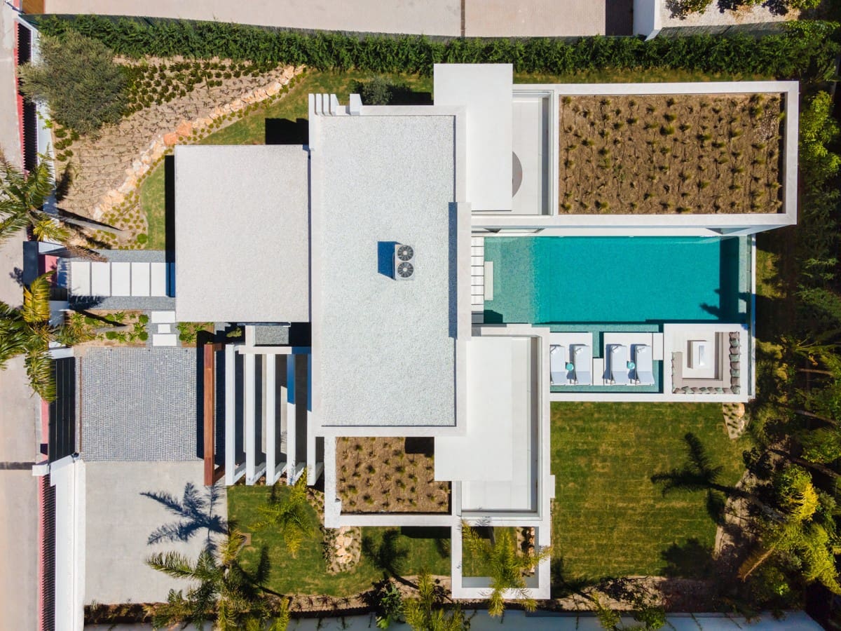 5 bedroom Villa for sale in Nueva Andalucia with pool - € 5,995,000 (Ref: 8864628)