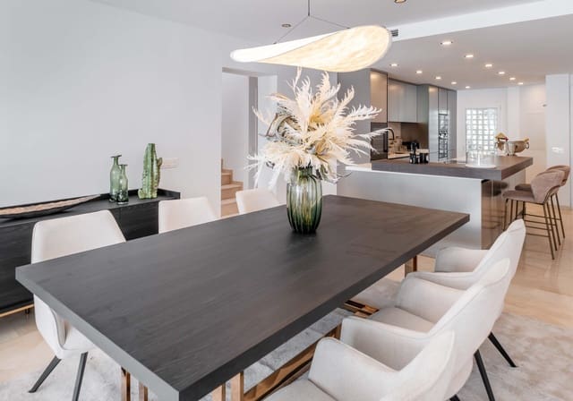 3 slaapkamer Penthouse te koop in Puerto Banus, Marbella met zwembad garage - € 2.950.000 (Ref: 8869393)