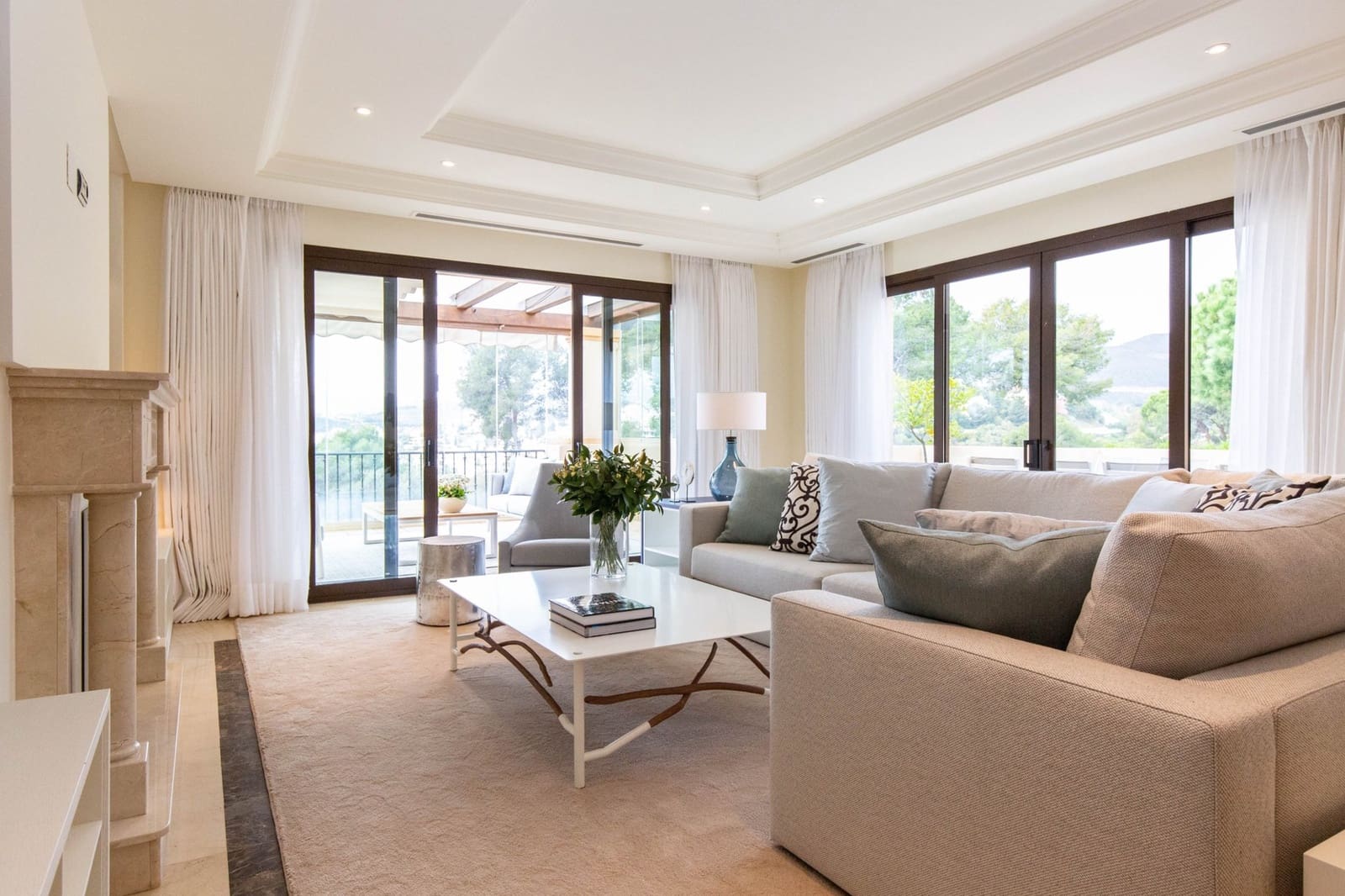 3 bedroom Apartment for sale in Nueva Andalucia with pool - € 1,450,000 (Ref: 8879504)