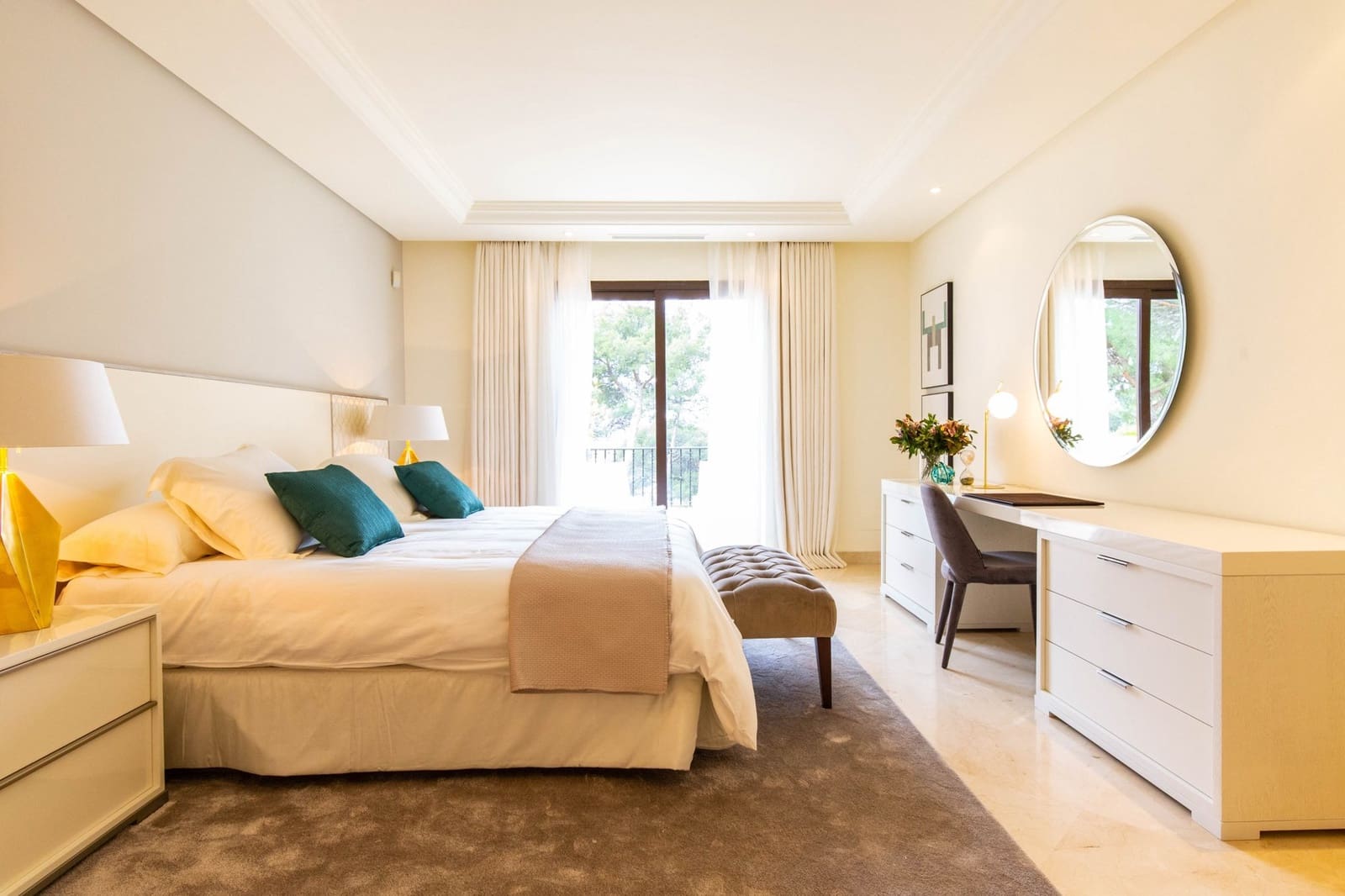 3 bedroom Apartment for sale in Nueva Andalucia with pool - € 1,450,000 (Ref: 8879504)