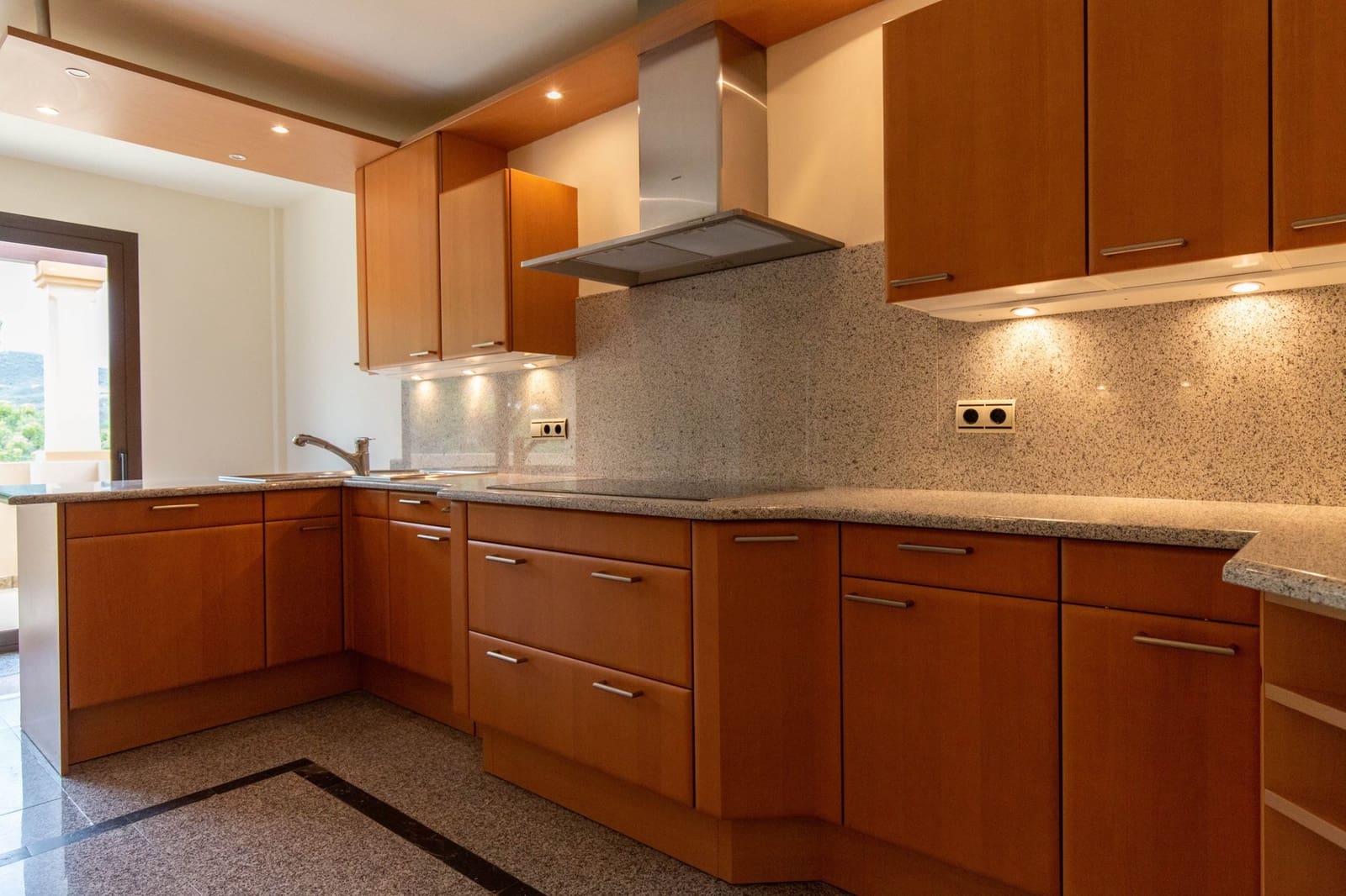 3 bedroom Apartment for sale in Nueva Andalucia with pool - € 1,450,000 (Ref: 8879504)